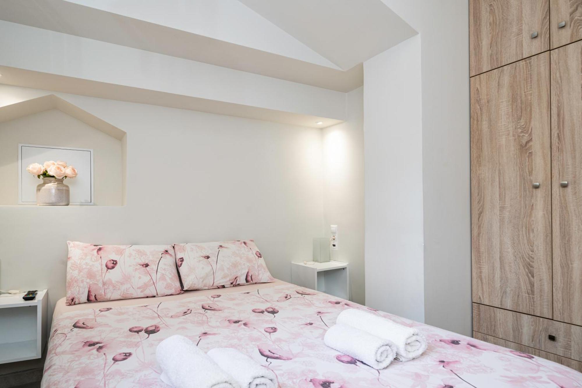 Neon Apartment, Modern, High Quality, Central Apt, Heraklion City מראה חיצוני תמונה